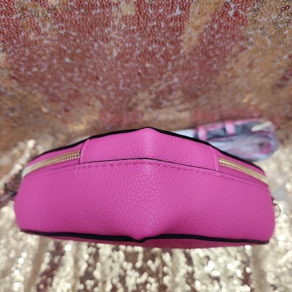 Victoria's Secret Barbiecore Pink Heart Adjustable Strap Crossbody Bag - Picture 4 of 9